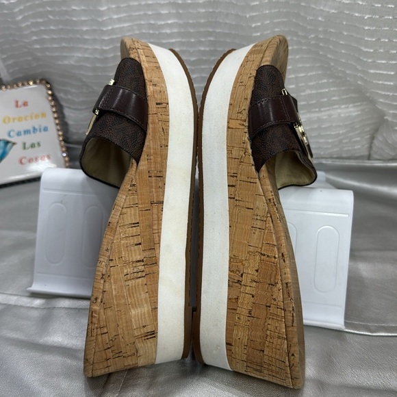 (O) Michael Kors Women's Platform Wedge Sandals
Cork Brown, Size 9 M - Picture 9 of 11